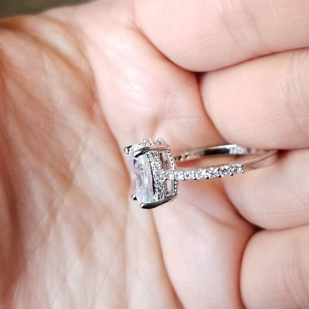 🍒3.5 CT🍒 SIMULATED DIAMOND RING - Picture 5 of 9